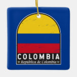 Adorno De Cerámica Colombia Bandera Emblema de la vendimia con proble<br><div class="desc">emblema de Colombia con angustia que muestra la bandera y el escudo de armas.</div>