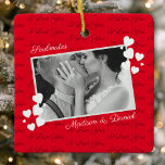 Adorno De Cerámica Compañeros de almas que amo tu foto personal román<br><div class="desc">Compañeros de alma Te Amo La Foto Personalizada Ornamento Cerámico Romántico. Un lindo regalo personalizado de parejas para el El día de San Valentín! Este diseño presenta una foto personalizado con corazones y las palabras que te amo. Personalice este diseño personalizado con su propio texto,  fotografía y nombres.</div>