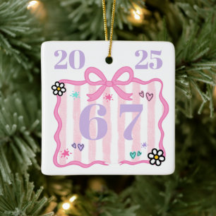 Adorno De Cerámica Coqueta 6–7 lazo de raya rosa Año personalizado 