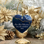 Adorno De Cerámica Corazón Boda Geode del árido de mármol azul de acu<br><div class="desc">Moderna y elegante acuarela azul y oro Agate Geode Nuestro primer ornamento Boda de Navidad - Corazón</div>