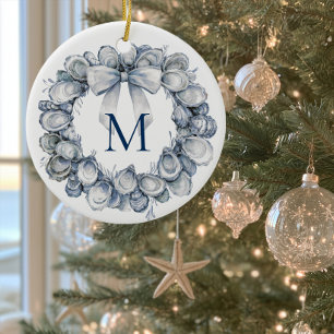 Adorno De Cerámica Corona de concha de ostra monogramada de Navidad