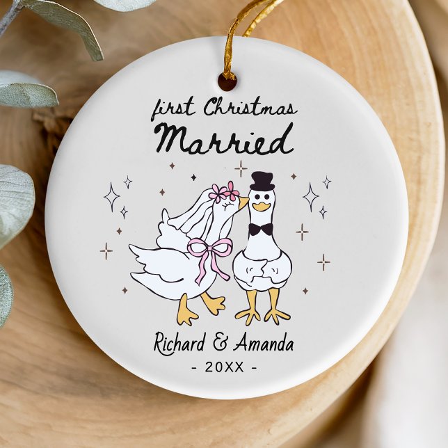 Adorno De Cerámica Cute first Christmas married silly goose (Subido por el creador)