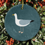 Adorno De Cerámica Cute Seagull<br><div class="desc">Una gaviota descarada frente al océano profundo y verde. Ideal para los amantes de los pájaros suaves y de la costa.</div>