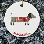 Adorno De Cerámica Dachshund Sausage Dog Nombre personalizado<br><div class="desc">Pequeña salchicha de Dachshund o perrito de bruñido en trajes de punto. Perfecto para los amantes de los perros y los paseantes. Arte original de Nic Squirrell. Cambie el nombre a personalizar.</div>