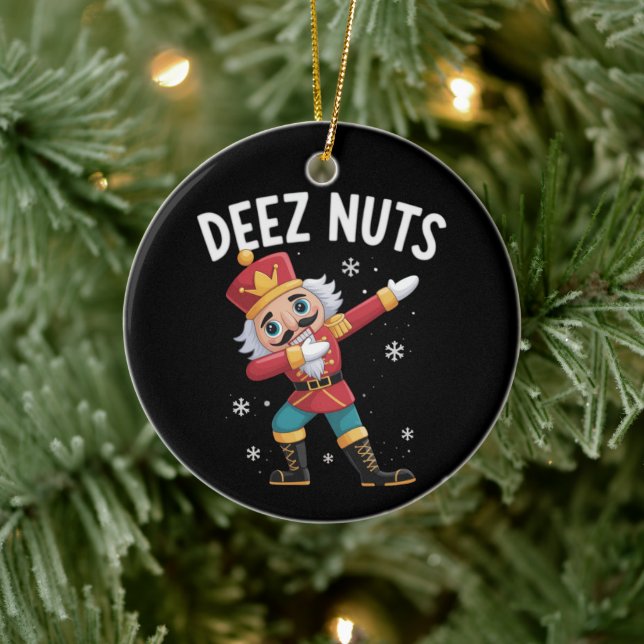 Adorno De Cerámica Deez Nuts Nutcracker Nut Funny Christmas  (Árbol)