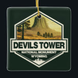 Adorno De Cerámica Devils Tower Monumento Nacional Viaje Arte Vintage<br><div class="desc">Diseño vectorial del Monumento Nacional Devils Tower. Es una nalga compuesta de roca igneosa en el Bear Lodge Ranger District de las Colinas Negras.</div>