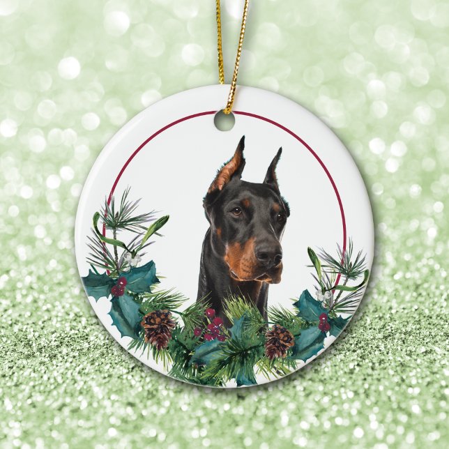 Adorno De Cerámica Doberman Pinscher Evergreen Berry Wreath (Subido por el creador)