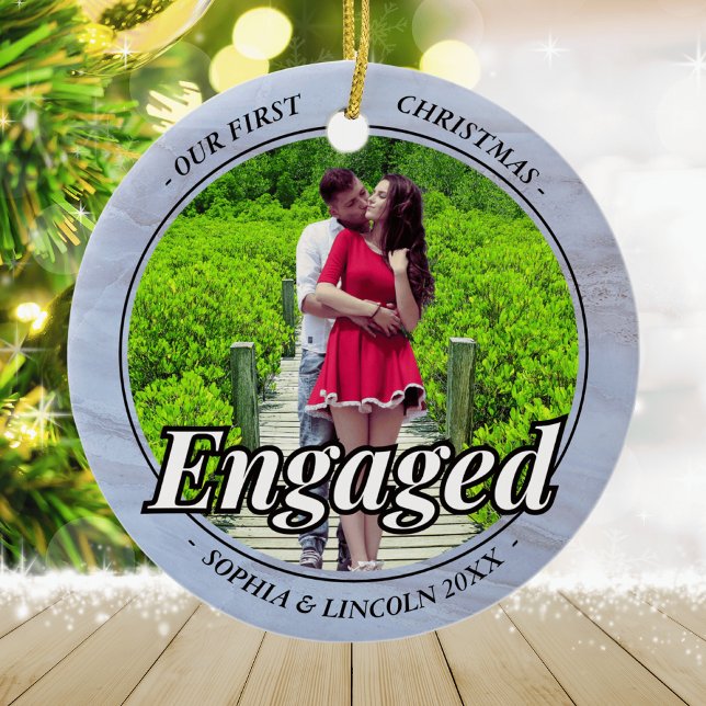 Adorno De Cerámica Dos fotos Nuestra Primera Navidad Mármol Faux (Subido por el creador)