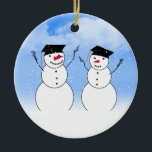 Adorno De Cerámica Dos hombres de nieve graduados<br><div class="desc">Gracias por pasarte! Gravityx9 Designs ofrece una gran mezcla de imágenes,  fotografías,  arte y diseños. Contáctame para obtener información sobre nuevos productos. Haga clic en la etiqueta -JUST4GRAD - que se muestra a continuación para ver más diseños de graduación o visite la sección de ESCUELAS de esta tienda.</div>