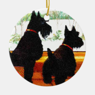 Adorno De Cerámica Dos perros del escocés que esperan a Papá Noel