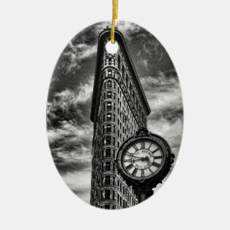Adorno De Cerámica Edificio Flatiron y reloj en blanco y negro O