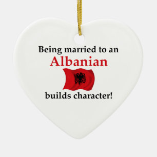 Adorno De Cerámica El albanés construye el carácter