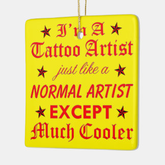 Adorno De Cerámica El artista profesional del tatuaje tiene gusto de