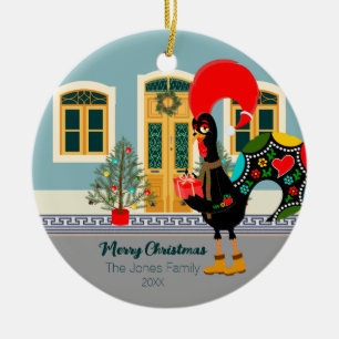 Adorno De Cerámica El gallo portugués con un regalo de Navidad