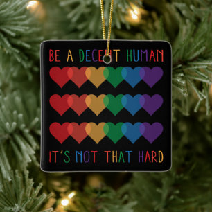 Adorno De Cerámica El retro cardíaco LGBT es un ser humano decente no