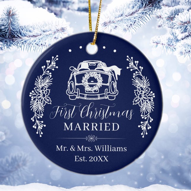 Adorno De Cerámica Elegant Navy Blue First Christmas Married Car (Elegant Navy Blue First Christmas Married Car Ceramic Ornament
)