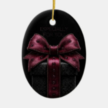 Elegante caja de regalo negra con lazo borgoña