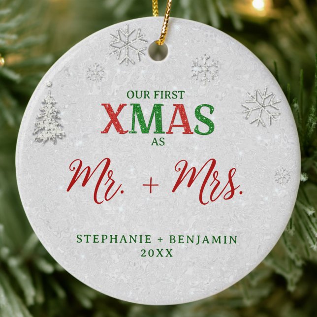 Adorno De Cerámica Elegante Diamante de imitación Verde Rojo Nuestra  (our first christmas mr mrs red green rhinestones winter wonderland elegant modern stylish photo chic)