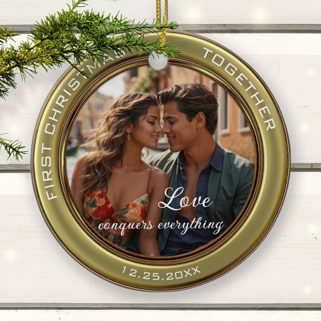 Adorno De Cerámica Elegante foto Primera Navidad juntos (Christmas ornament featuring your own custom photo framed by a stylish green gold metallic design)