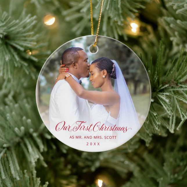 Adorno De Cerámica Elegante guión rojo foto nuestra primera Navidad (Árbol)