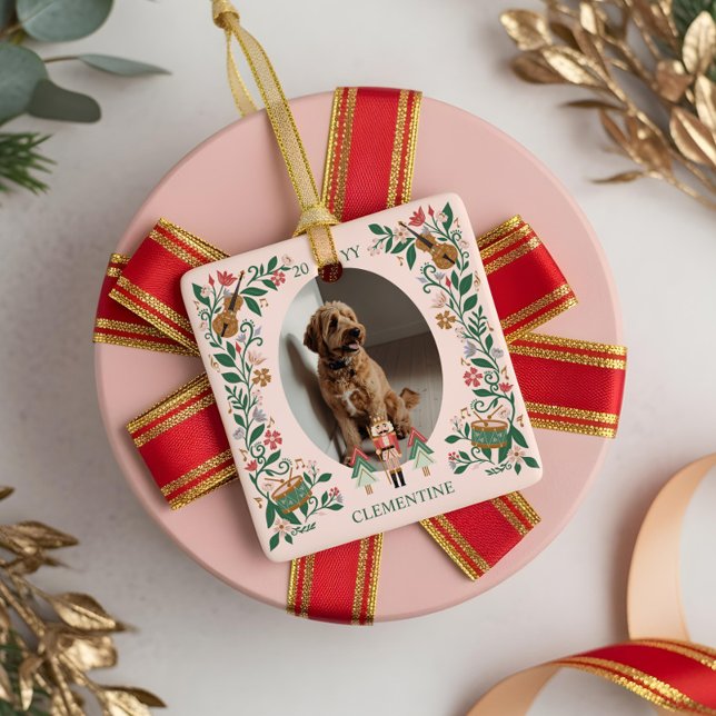 Adorno De Cerámica Elegante Mascota floral Navidades fotográficos des (Elegant Floral Pet Photo Christmas Nutcracker Ceramic Ornament)