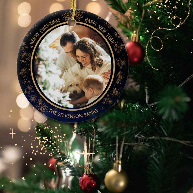 Adorno De Cerámica Elegante Navidad azul de la Marina (Elegant Navy Blue Christmas Photo Ornament)