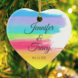 Adorno De Cerámica Elegante Personalizado arcoiris Navidades de fotog<br><div class="desc">Hermoso corazón arco iris en forma de adorno navideño con bonito,  pinturas artísticas con trazos llenos de color brillante. Este colorido regalo recién casado se personaliza con la foto de su pareja en la parte posterior. Un elegante boda LGBTQ con tu foto al otro lado.</div>