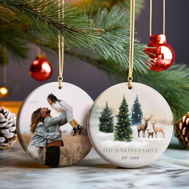 Adorno De Cerámica Elegantes Navidades de fotografía de la familia fo (Woodland Family Photo Christmas Ornament)
