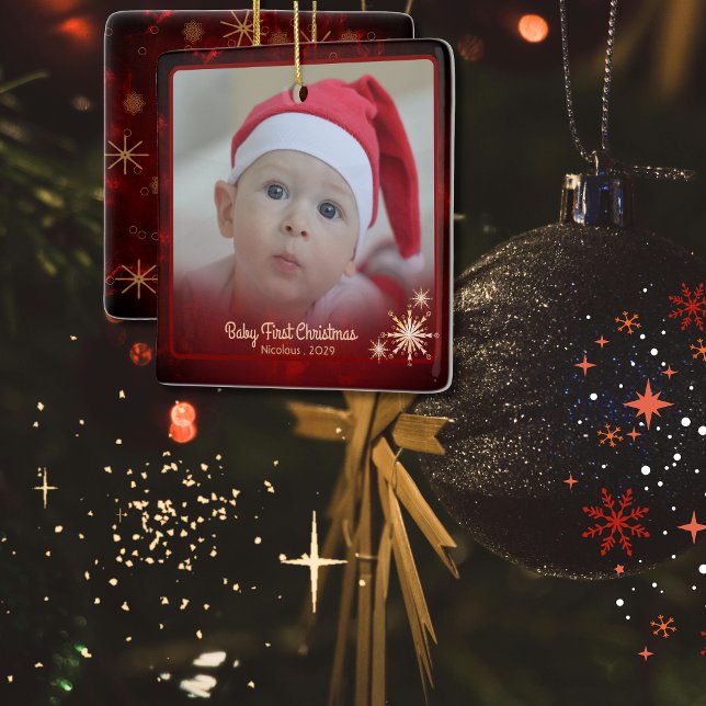 Adorno De Cerámica Elegantes Navidades de fotografía del bebé rojo (Elegant Red Baby First Photo Christmas Ceramic Ornament)