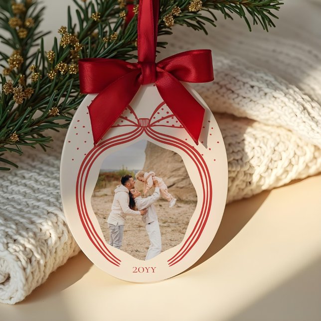 Adorno De Cerámica Elegantes Navidades de Punto Polka Bow Photo Keeps (Elegant Polka Dot Christmas Bow Photo Keepsake Ceramic Ornament)