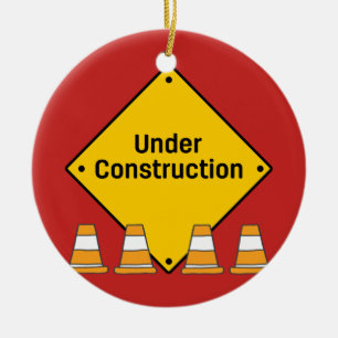 Adorno De Cerámica En construcción con los huesos con nombre