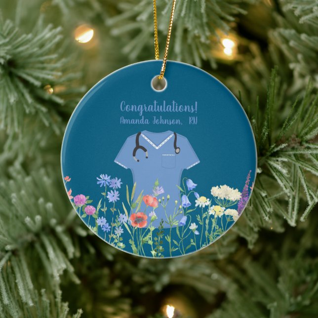 Adorno De Cerámica Enfermera personalizada RN LPN NP Blue Scrubs (Árbol)