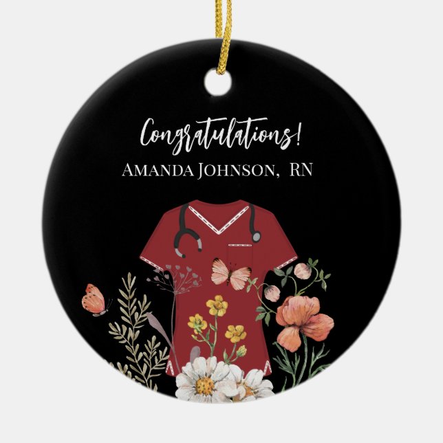 Adorno De Cerámica Enfermera personalizada RN LPN NP Maroon Scrubs (Frente)