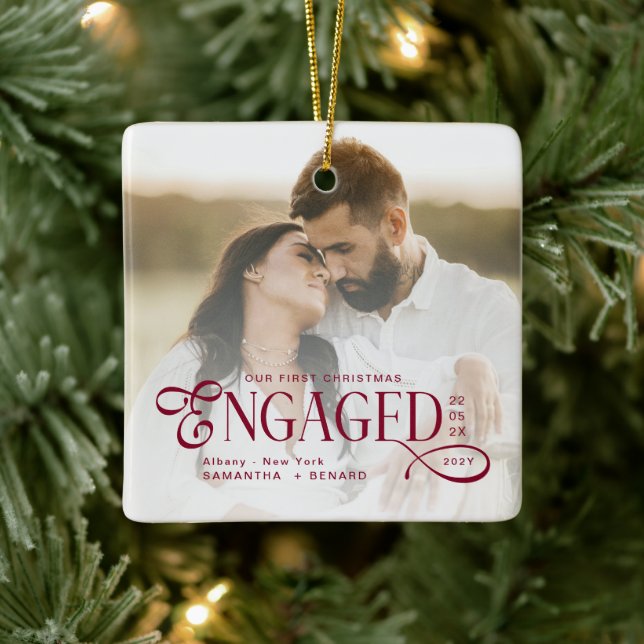 Adorno De Cerámica Engaged Couples 2 Photos Stylish First Christmas (Árbol)