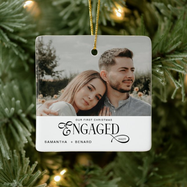 Adorno De Cerámica Engaged Couples  Photo Stylish First Christmas (Árbol)