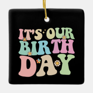 Adorno De Cerámica Es Nuestro Cumpleaños Twins Groovy Retro