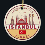 Adorno De Cerámica Estambul Turquía: Emblema de la línea aérea<br><div class="desc">Diseño de arte minimalista y colorido de Estambul con monumentos y monumentos de la ciudad de Turquía.</div>
