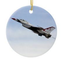 F-16 Thunderbird en vuelo