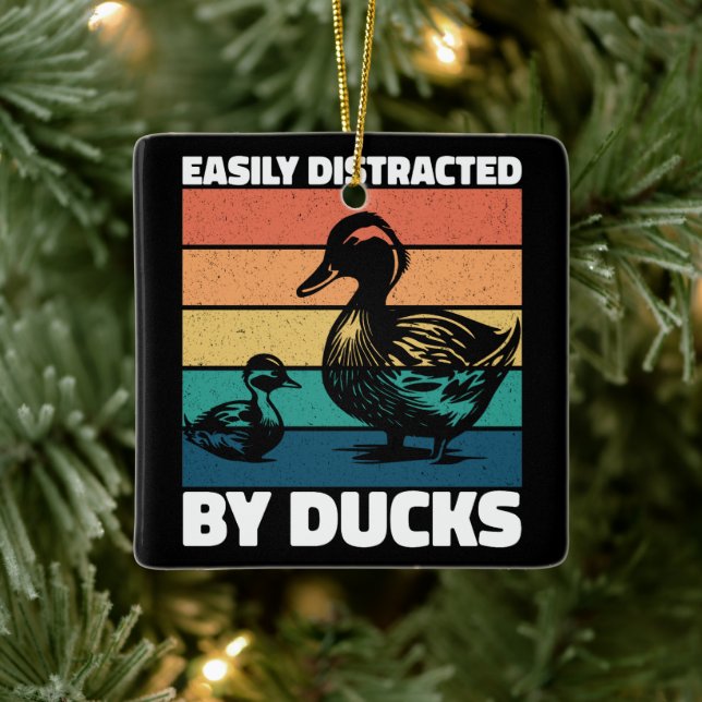 Adorno De Cerámica Fácilmente Distraído Por Los Patos Que Pertenecen  (Árbol)