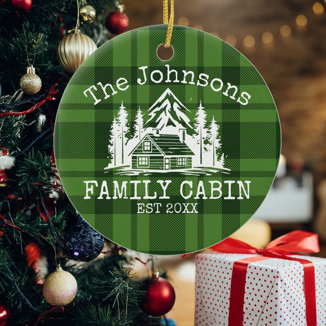 Adorno De Cerámica Familia Cabina Green Plaid Thalbe Nombre Personali (Subido por el creador)