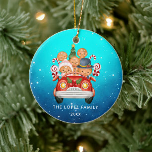 Adorno De Cerámica Familia Cute Gingerbread de 5 en Coche Rojo