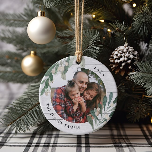 Adorno De Cerámica Farmhouse Holly | Foto navideña personalizada (Subido por el creador)