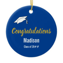 Felicitaciones a los graduados por el azul profund