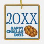 Adorno De Cerámica Feliz Día de Desafíos Hanukkah<br><div class="desc">Ornament presenta un original ilustracion de marcador de una hogaza de pan de jalá trenzado, con HAPPY CHALLAH DAYS en una fuente azul. Genial para los regalos de Hanukkah. Este diseño de vacaciones judías también está disponible en otros productos. ¿No ves lo que estás buscando? ¿Necesita ayuda con la personalización?...</div>