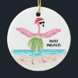 Adorno De Cerámica Feliz Huladays Flamingo Tropical Beach Navidades<br><div class="desc">Añade un poco de encanto tropical a tus Navidades con este adorno de "Happy Huladays" con un flamenco rosa que luce un hula de Santa hat bailando junto al mar. Este llamativo ornamento capta el espíritu caprichoso de la temporada de vacaciones y una divertida estancia en la playa. Personalízalo para...</div>