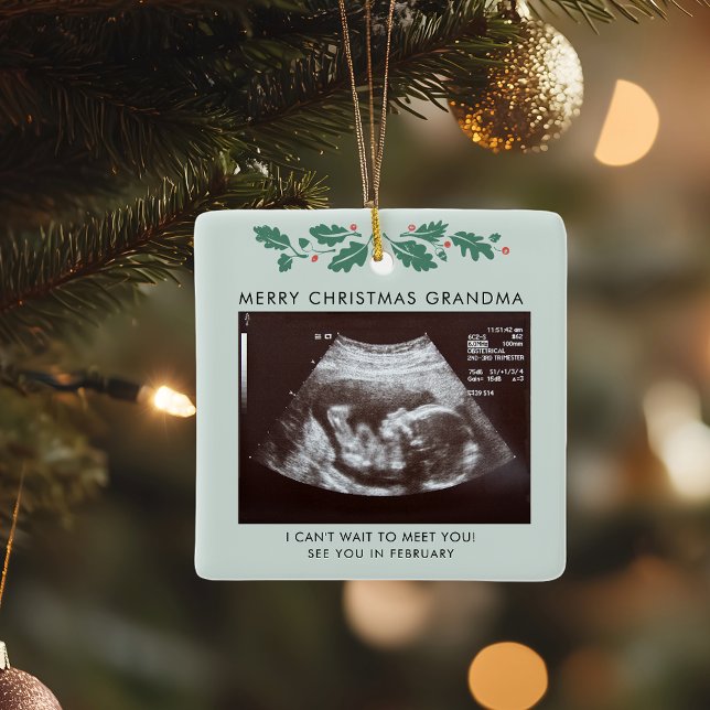 Adorno De Cerámica Feliz Navidad Abuela Embarazo Ultrasonido Foto (Pregnancy Announcement Sonogram Baby Scan Greenery Christmas Square Ornament)