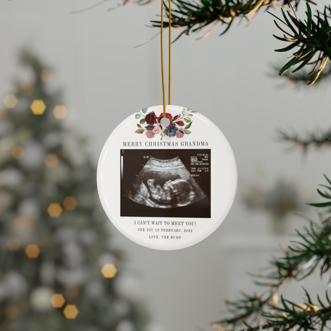 Adorno De Cerámica Feliz Navidad Abuela Floral Ultrasonido Foto (Burgundy Floral Sonogram Grandma Keepsake Ceramic Ornament)