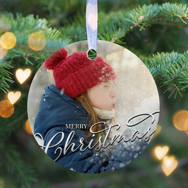 Adorno De Cerámica Feliz Navidad Caligrafía Silver Snowflake Foto (Merry Christmas holiday silver calligraphy script ceramic photo ornament. )