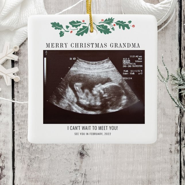 Adorno De Cerámica Feliz Navidad Embarazo Ultrasonido Foto Abuela (Merry Christmas Pregnancy Announcement Sonogram Ceramic Ornament)