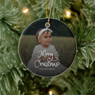 Adorno De Cerámica Feliz Navidad Letra Caprichosa Foto de Bebé